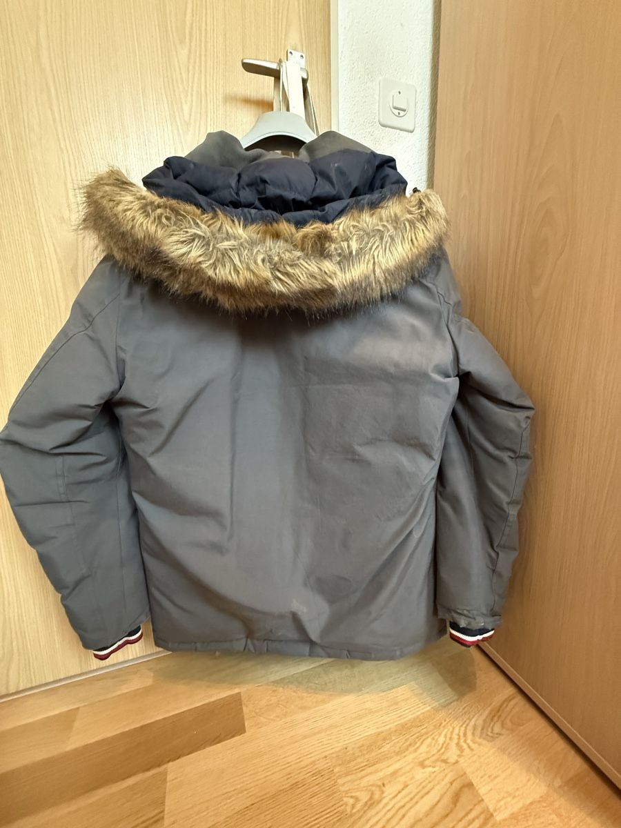 Tommy Hilfiger Jacken: Tommy Hilfiger Daunenjacke Grösse M – Gebraucht aus Leibstadt von iry_jn6n 1