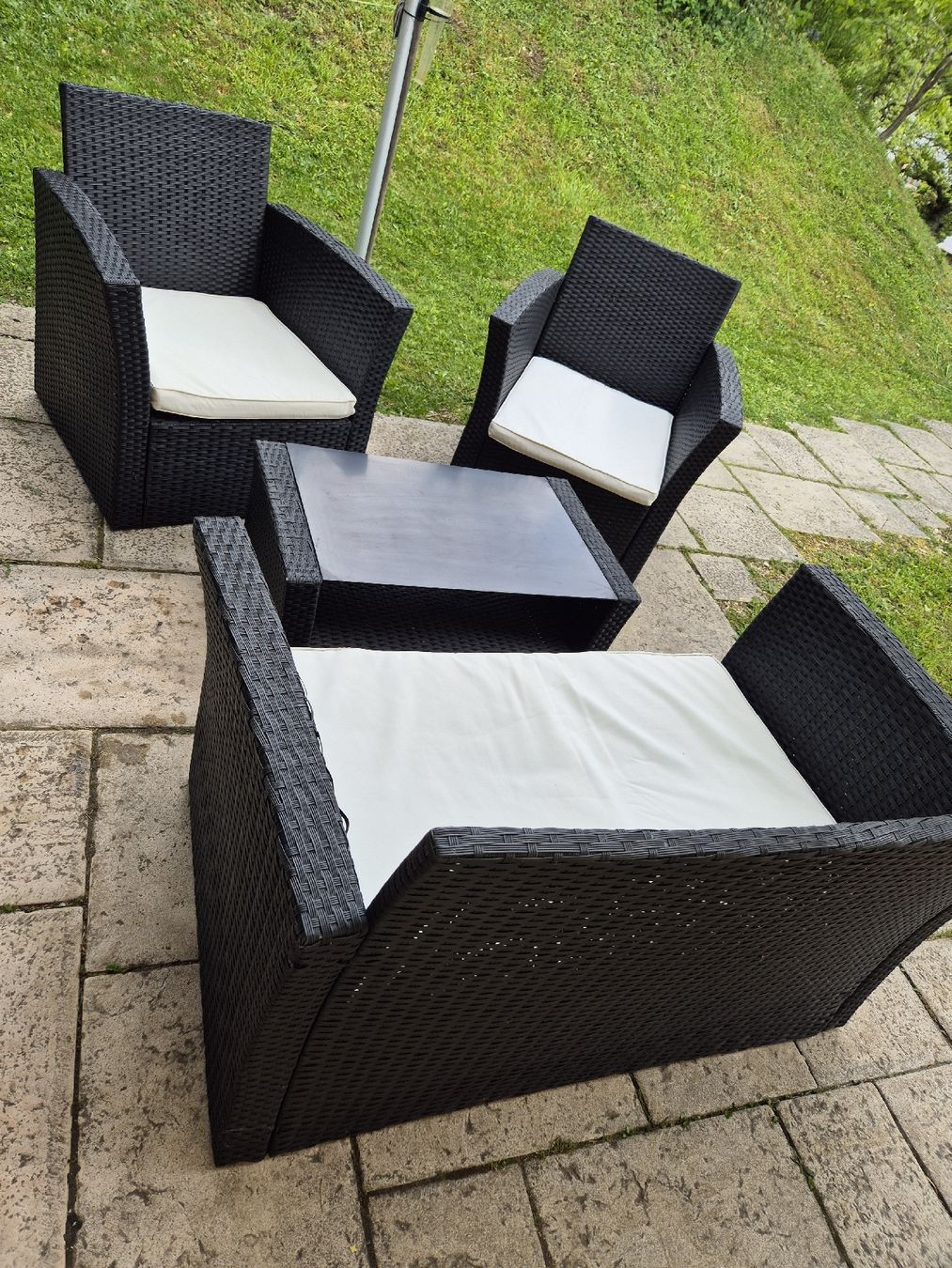 Set di tavolo e panche: salon de jardin  – Usato da Noiraigue venduto da JustineD04 1