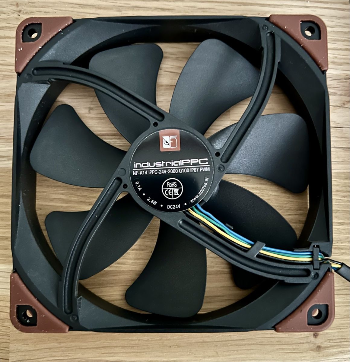 PC: 4 Stück Noctua NF-A14 IPPC-24V-2000 PC Ventilator – Usato da Hunzenschwil venduto da Madachica 4