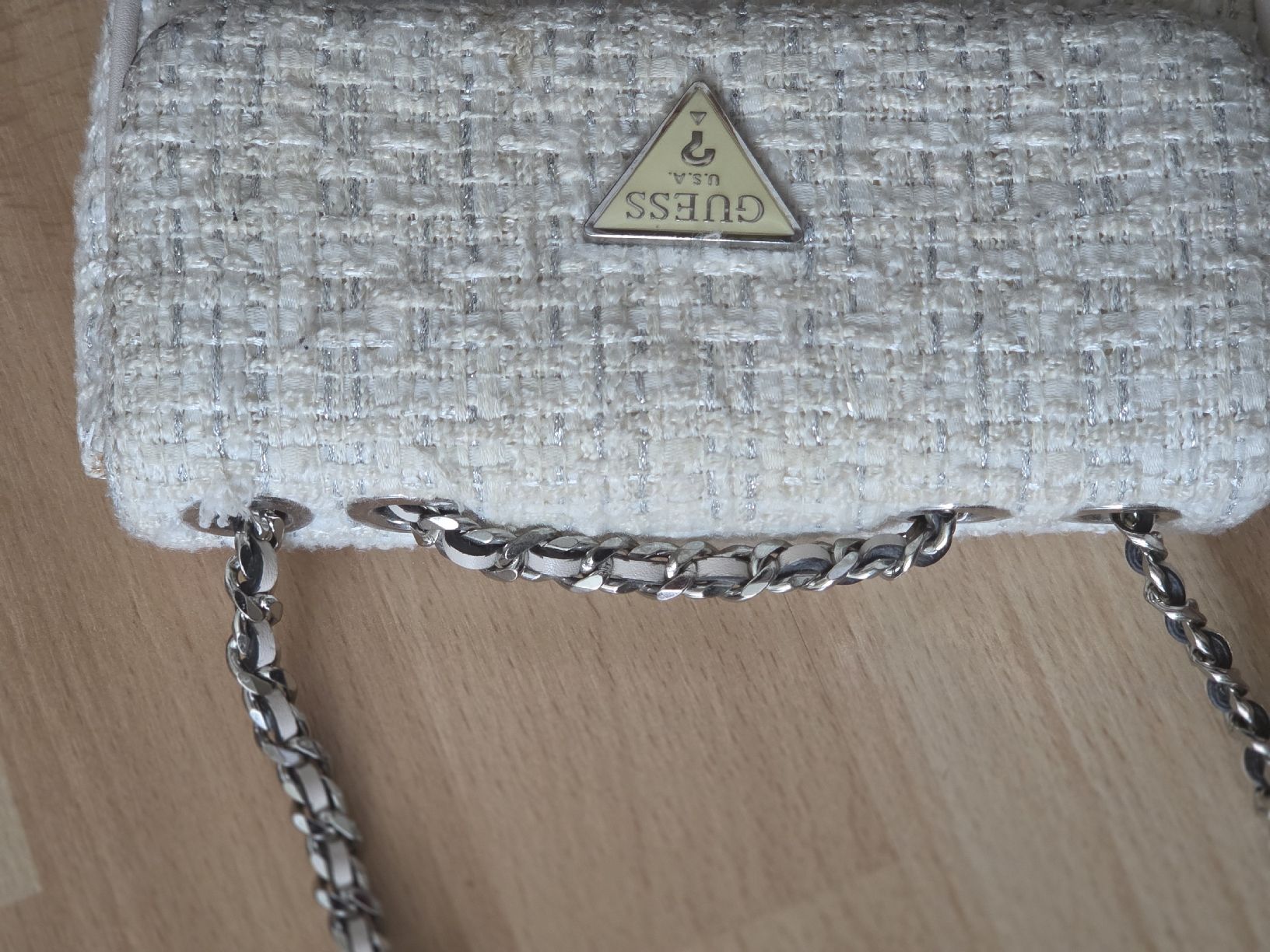 Guess Borse da donna: Guess Umhägetasche Tweed Weiss – Usato da Wettingen venduto da smilee1 4