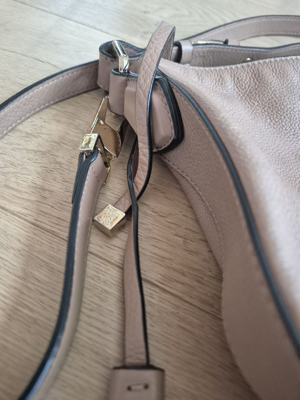 Coccinelle Taschen für Damen: Coccinelle Hobo Bag Leder beige – Gebraucht aus Faulensee von edart24 2