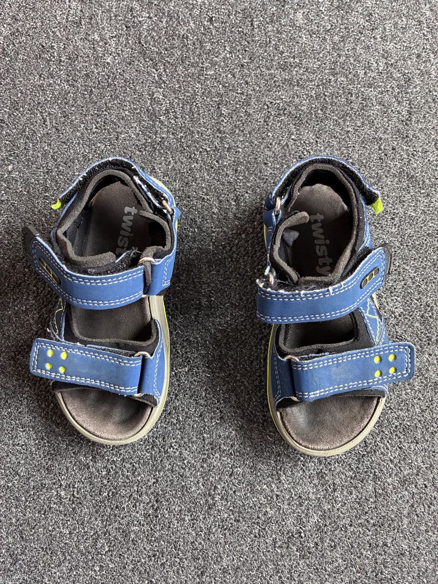 Scarpe per ragazzi: Twisty Sandalen Grösse 26 – Usato da Wiler b.Utzenstorf venduto da Verkauf333