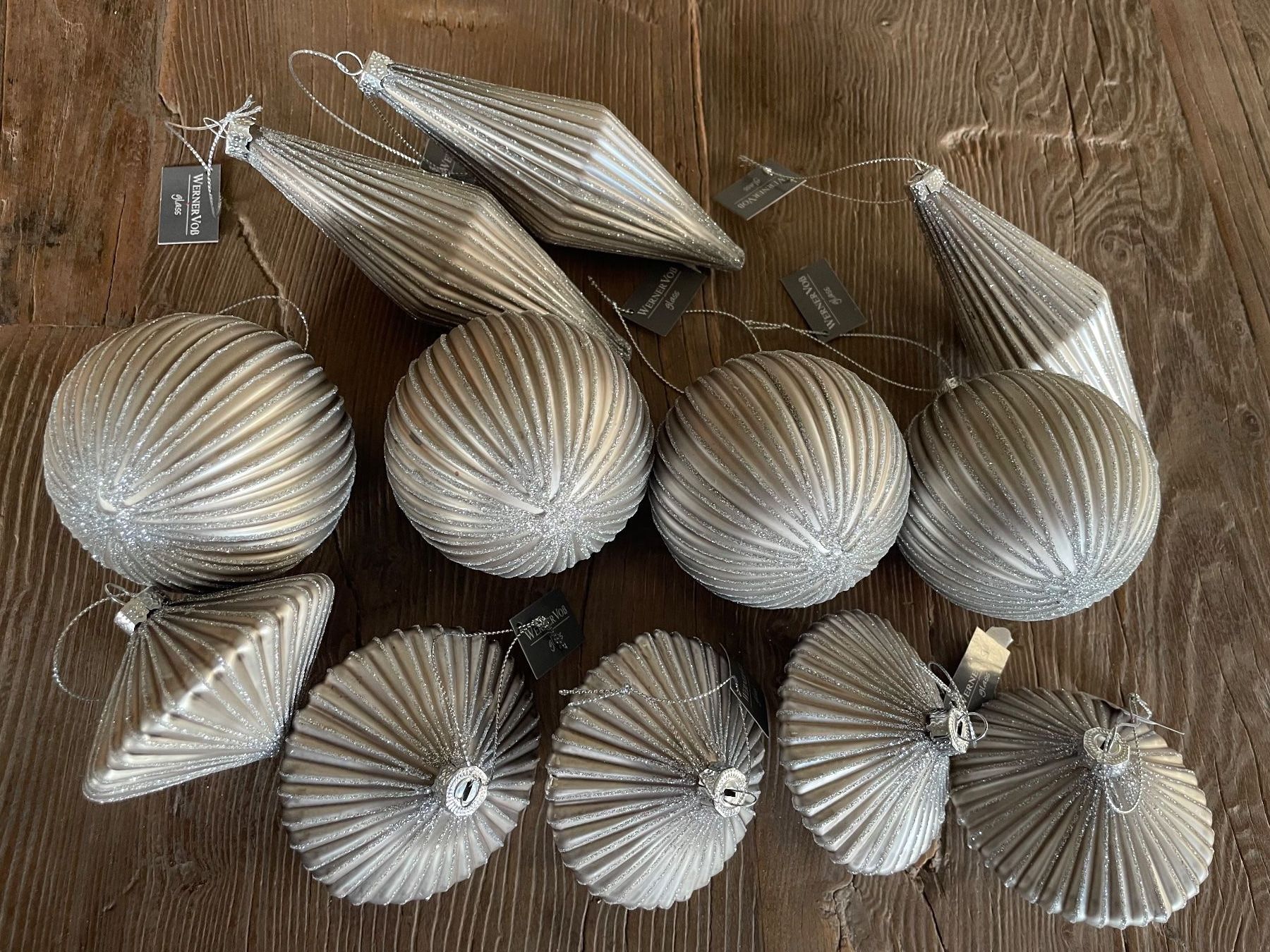 Tutte le decorazioni: Edle Weihnachtskugeln Silber mit Glitter in Glas/Neu/OVP – Nuovo e nell'imballaggio originale da Volketswil venduto da rubin74