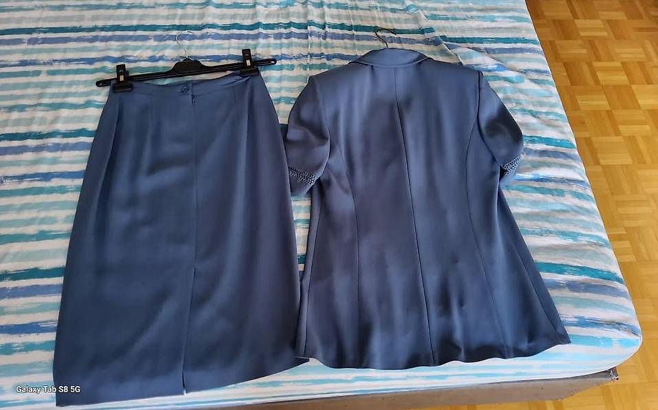 Lotti di vestiti: Completo donna come nuovo – Usato da Cadro venduto da Inuit71 4