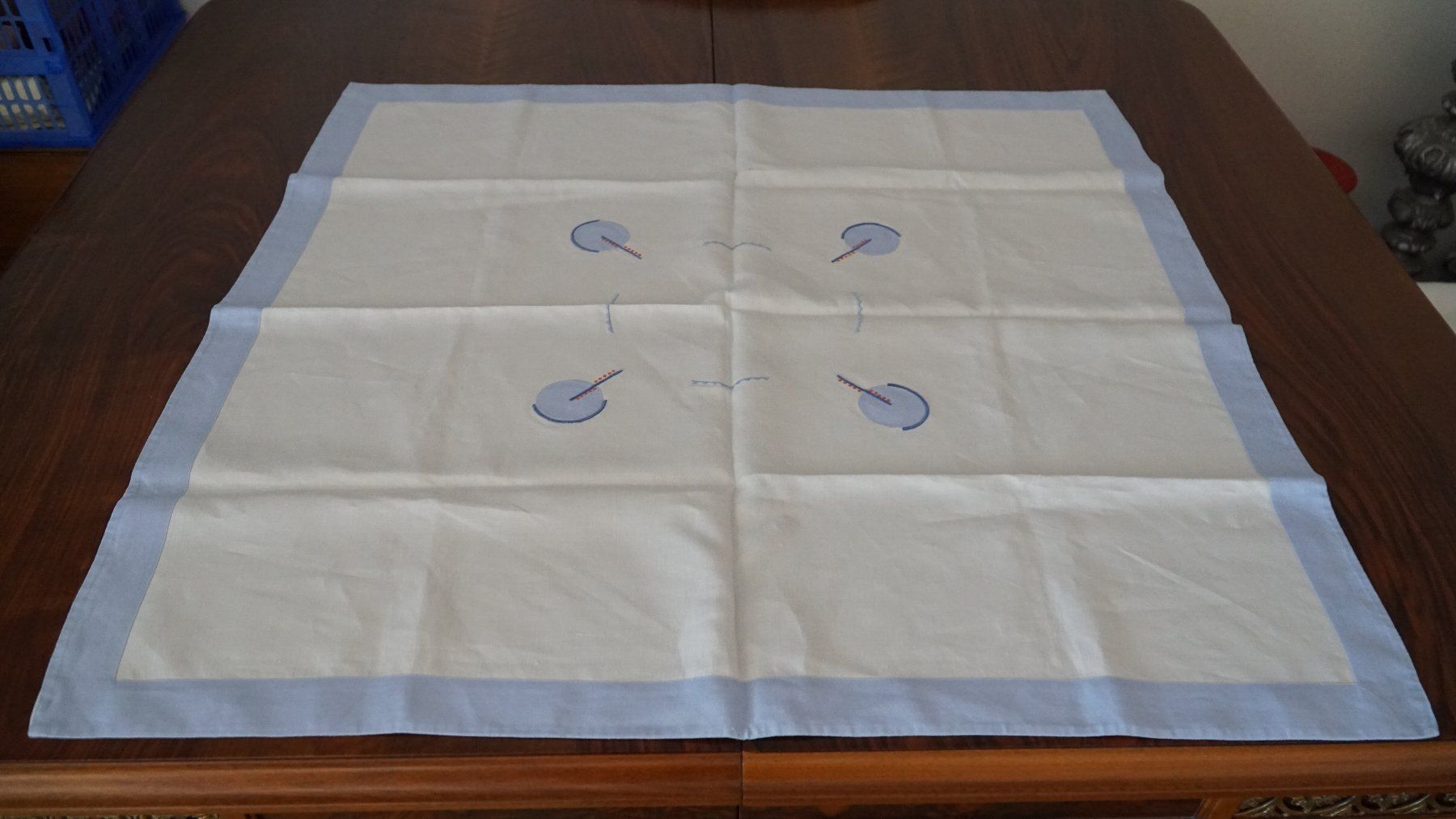 Altra biancheria da tavola: Tischdecke Leinen 84x84cm – Usato da Bern venduto da Antikbatik 2