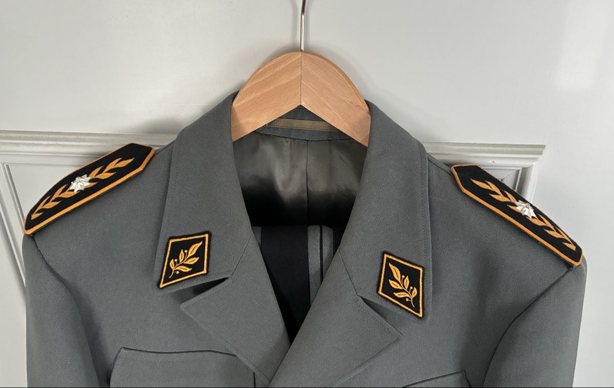 Schweizer Armee Uniformen: Brigadier Mario Oss  – Gebraucht aus Gutenswil von Antiques77