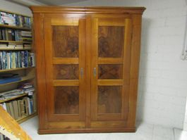 Schrank antik restauriert inkl. Tablare - 2-türig    (Nr.80)