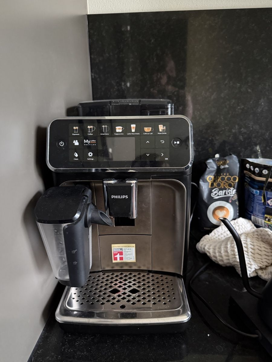 Philips Macchine per caffè & Macchine per espresso: Philips Kaffeevollautomat – Usato da Zürich venduto da fed_l87t