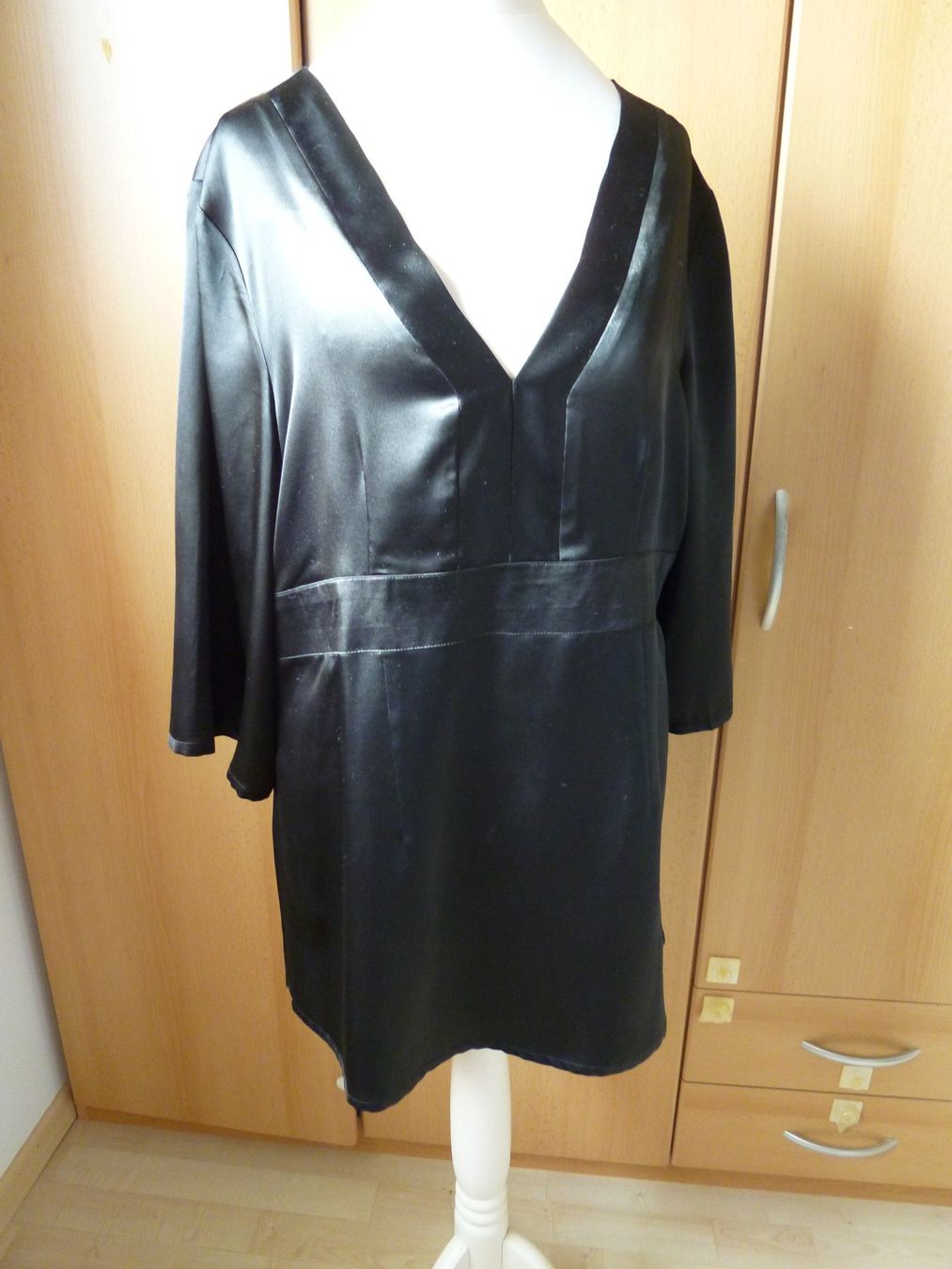 Camicette: schwarze Asia-Look Bluse Gr. 42 / L – Usato da Dättlikon venduto da Mamakuga