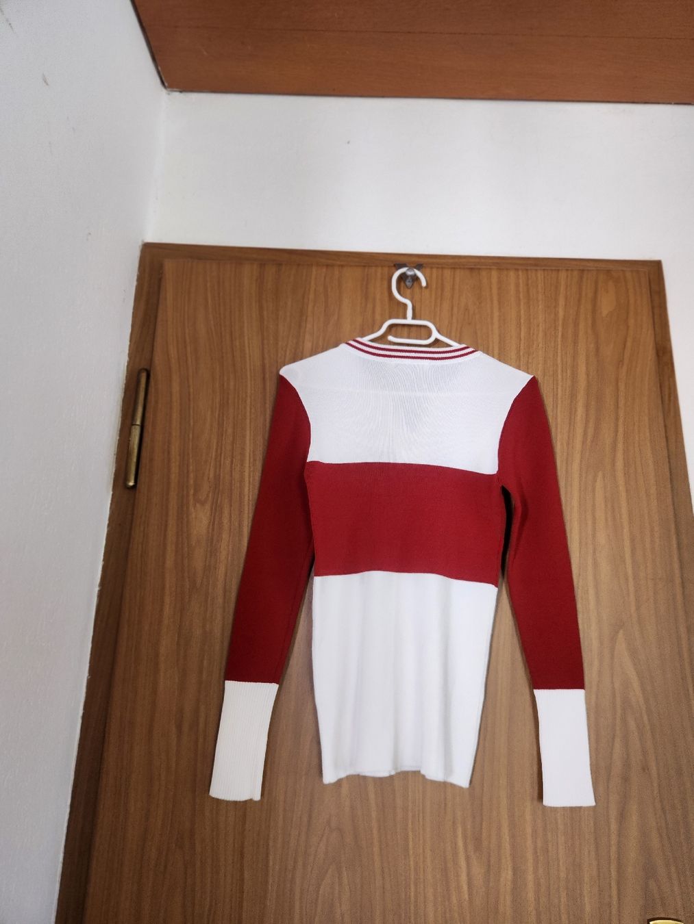 Sandro Maglioni & Felpe: Pull Sandro femme blanc et rouge taille  M/L – Usato da Niedergösgen venduto da Eva2410 1