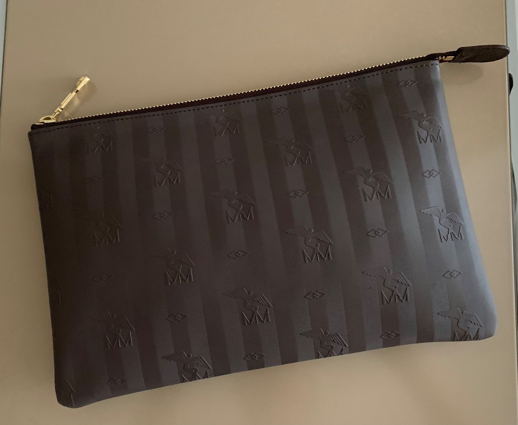 Maison Mollerus Taschen für Damen: MAISON MOLLERUS Pochette chocolate gold, NEU – Neu und originalverpackt aus Mettmenstetten von srca