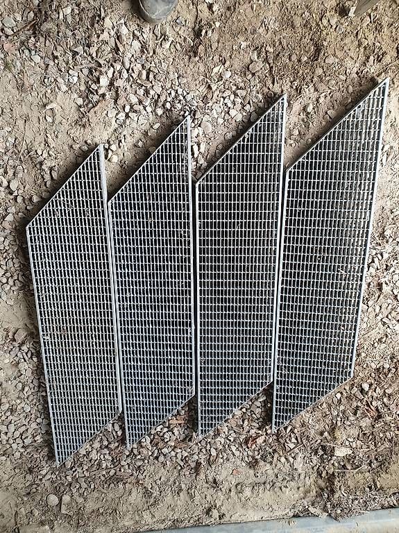 Treppen: Treppenstufen Gitter 4 stk – Gebraucht aus Muhen von Gsell4