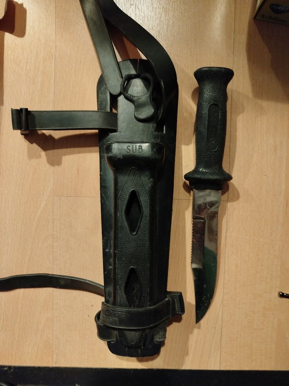 Altro per Immersioni: SUB Tauchermesser mit Scheide, Top Zustand, Schwarz! – Usato da Bonaduz venduto da Mikebond