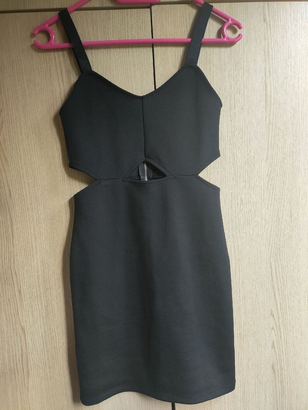 H&M Vestiti: Robe noire élégante avec découpes, taille S – Nuovo (secondo la descrizione) da Lausanne venduto da Cassandra11