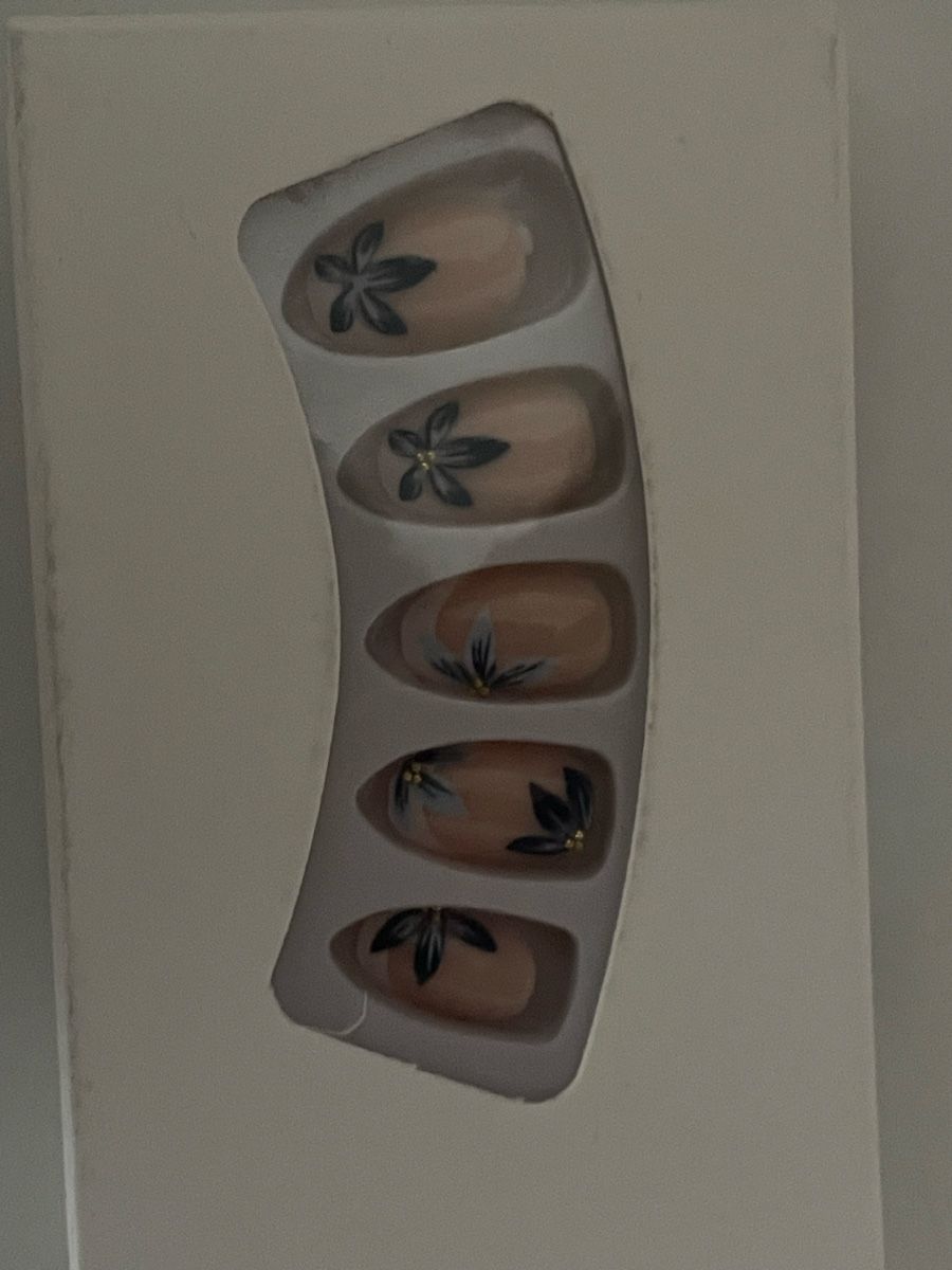 Ongles artificiels: Lot de Faux ongles – Neuf (Voir description) à Lausanne par LILI0125 1