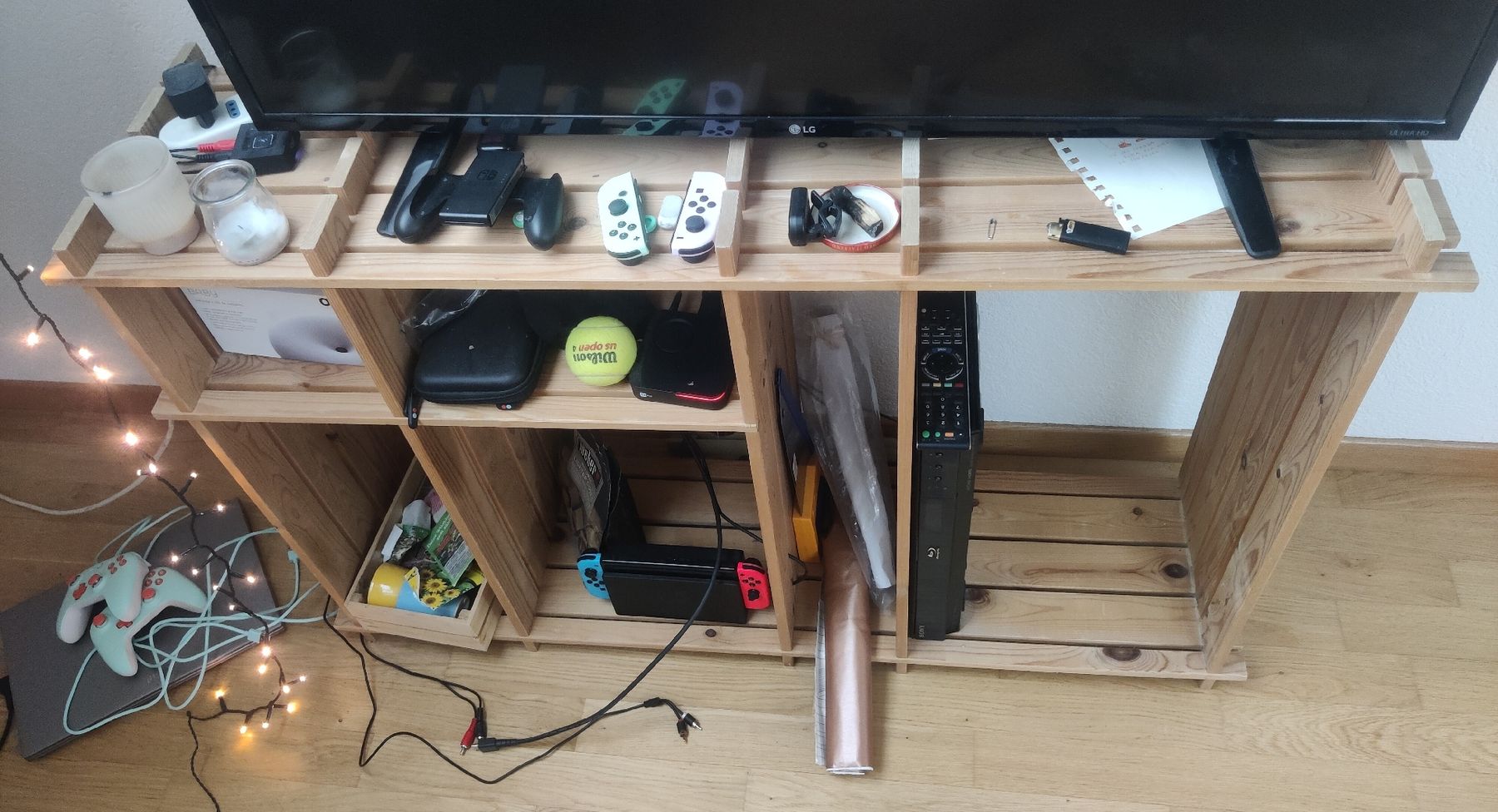 Scaffali: Rustic Wood Shelf – Usato da Zürich venduto da dav_5xw9 2