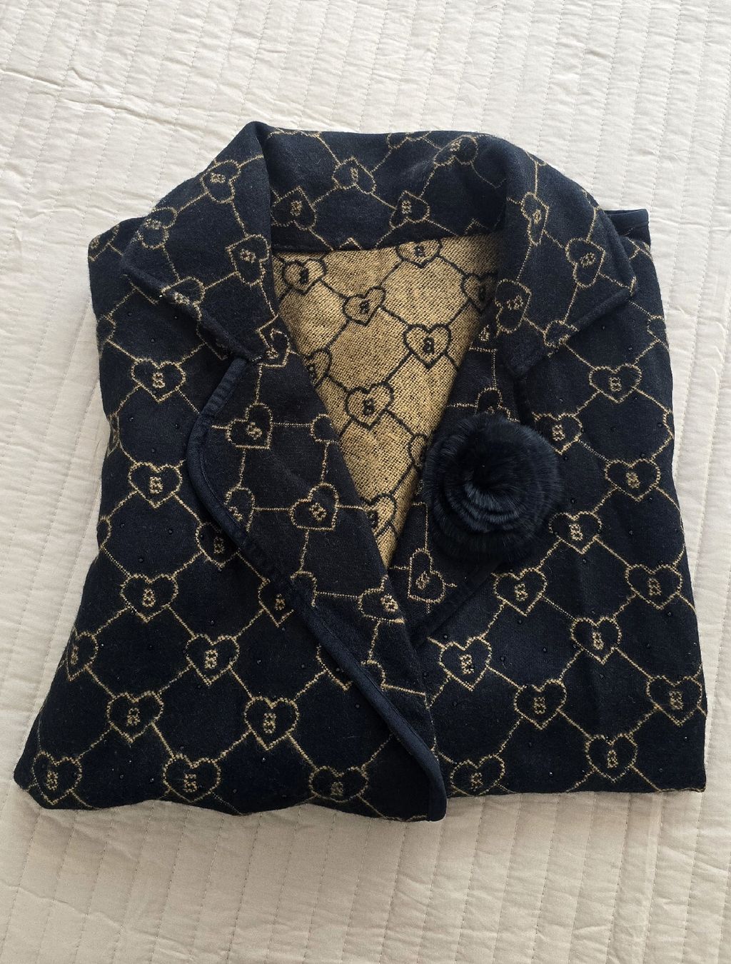Jacken: Oversize-Poncho mit Strasssteinen – BLUGIRL – Neu (gemäss Beschreibung) aus Rorschacherberg von Olgamedved