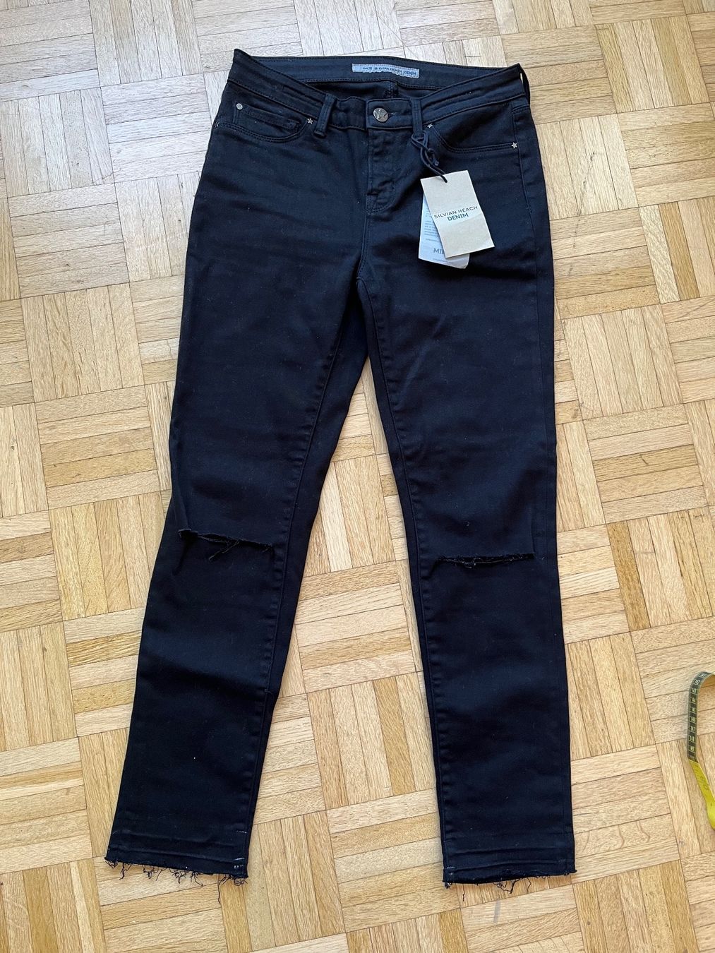 Pantaloni: Black new pants  size S – Nuovo (secondo la descrizione) da Chêne-Bougeries venduto da Seetooyoo