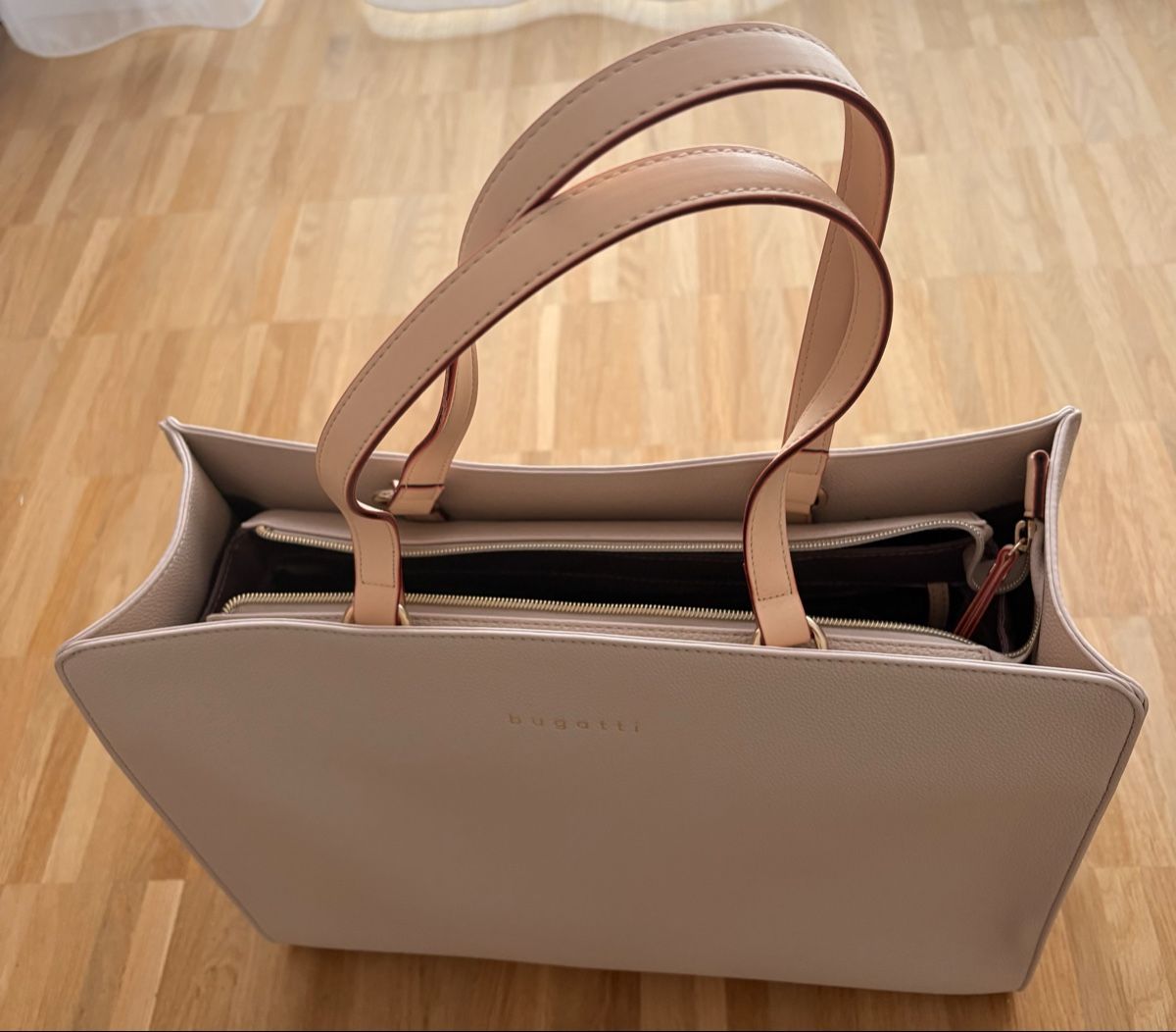 Bugatti Borse da donna: Bugatti Ella Shopper, beige - neu! – Nuovo e nell'imballaggio originale da St. Gallen venduto da moebel1 3