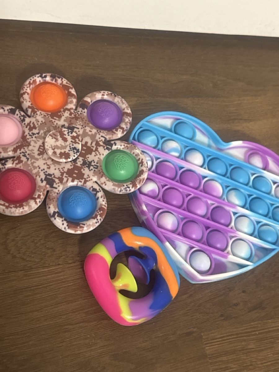 Giocattoli: Fidget Toys Set – Nuovo (secondo la descrizione) da Fahrweid venduto da natagio