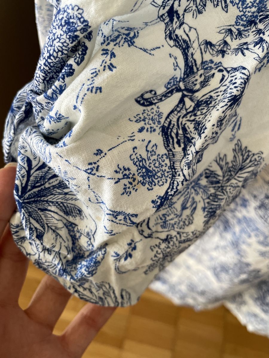 H&M Kleider: Dress H&M blue white pattern size 36 – Gebraucht aus Neuchatel von shi_9fzw 2