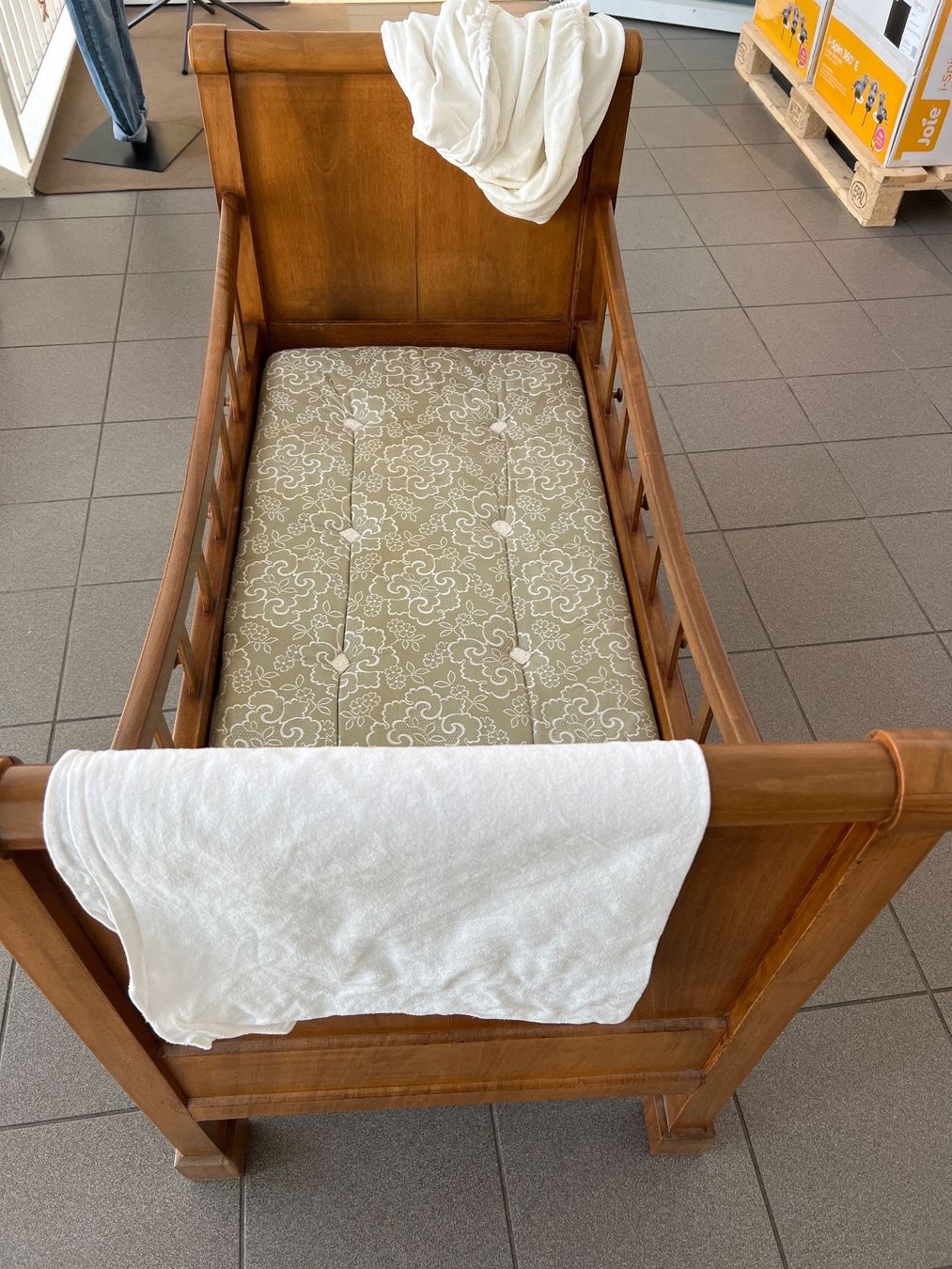 Letti: Biedermeier Kinderbett echt antik – Usato da Hinterkappelen venduto da Jackpot555 3