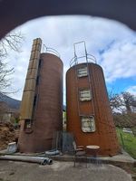 2 Silos 