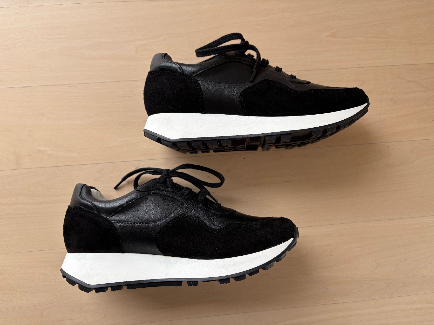 Scarpe da donna: NEUE Sneaker (Gino Rossi) Gr.37 – Nuovo (secondo la descrizione) da Gossau SG venduto da Black-Queen 4