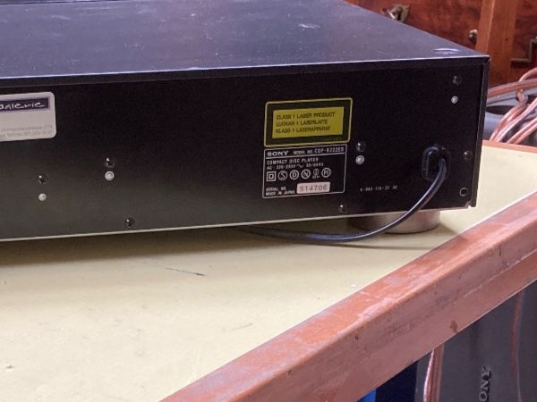 CD: Disc Player - Sony X222es – Usato da zürich venduto da papalapa 4