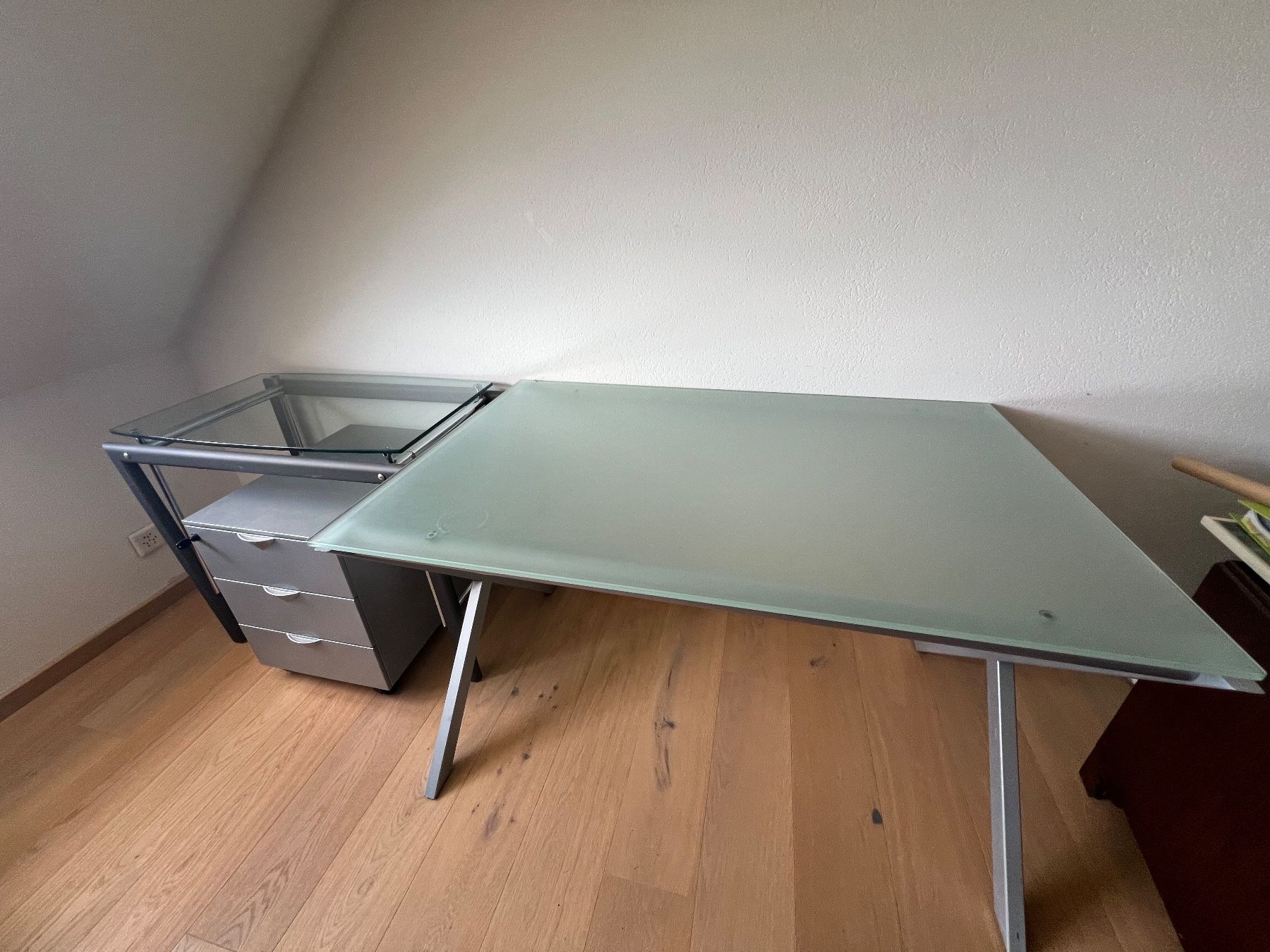 Scrivanie: Bureau, table d’appoint et meuble à tiroirs – Usato da Blonay venduto da sli_7xn7 1