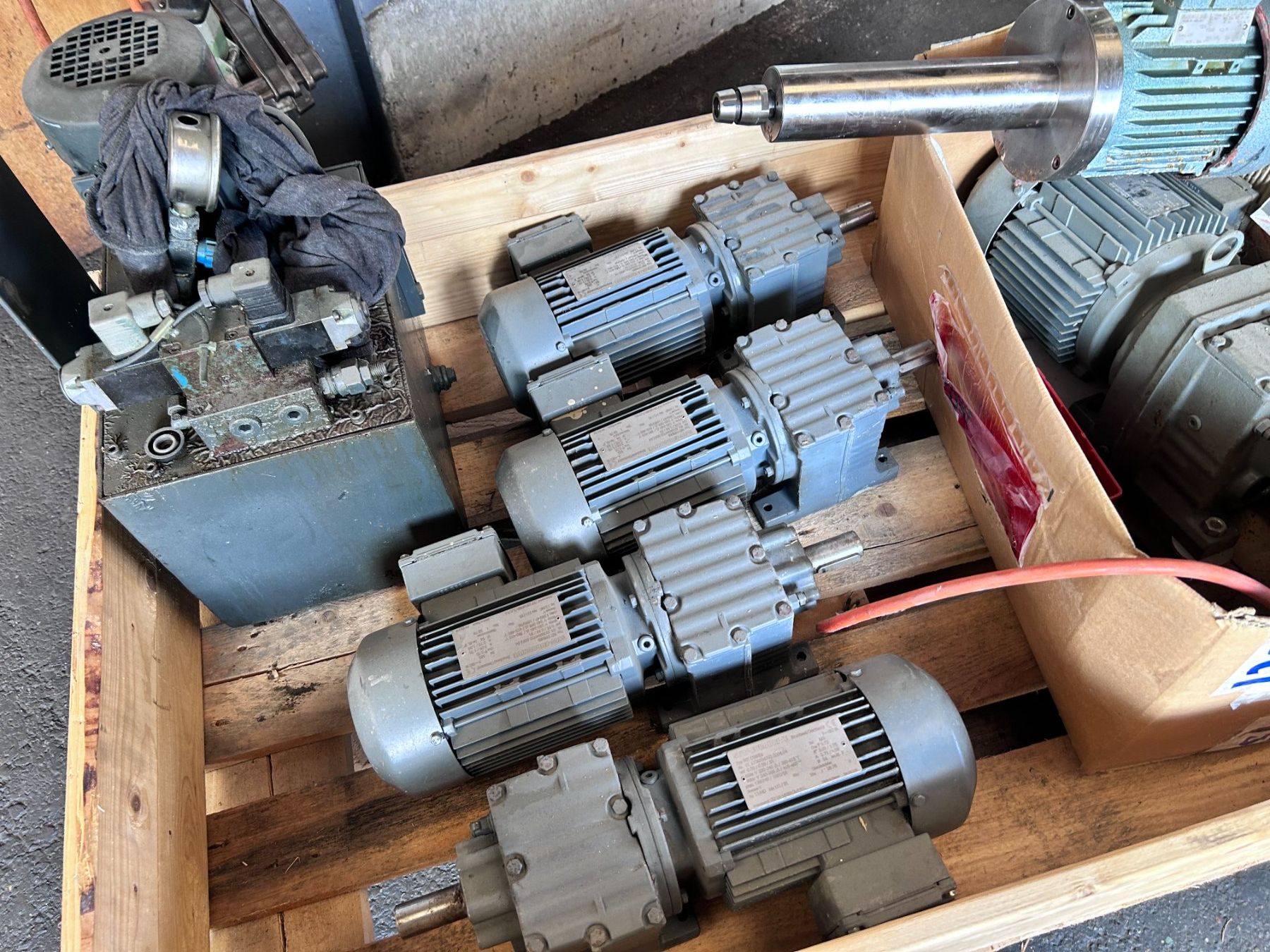 Toutes les machines: Elektromotoren – D'occasion à Münchenstein par fransch 6