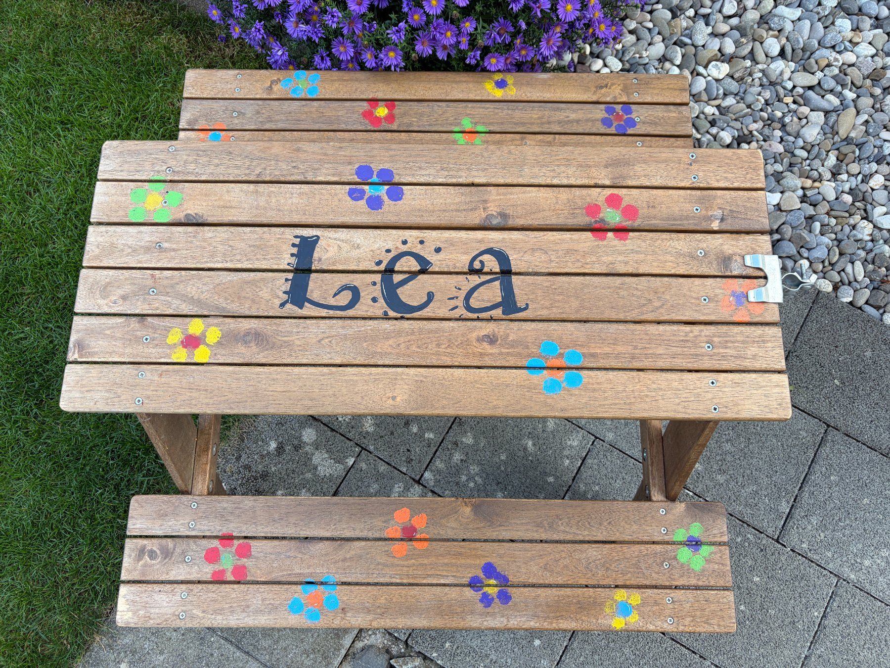 Ikea Tische: Kindertisch mit Sonnenschirm bemalt – Gebraucht aus Reiden von Hgeri 2