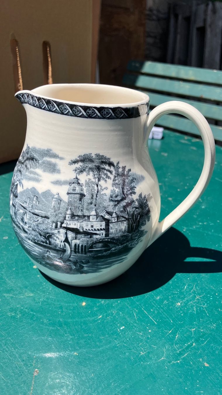 Caraffe: Pot Krug Wedgwood antik – Usato da St-Cierges venduto da LeRegain