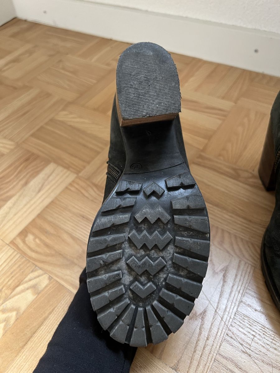 Chaussures femmes: Stivaletti con tacco – D'occasion à Zürich par C_Alen 2