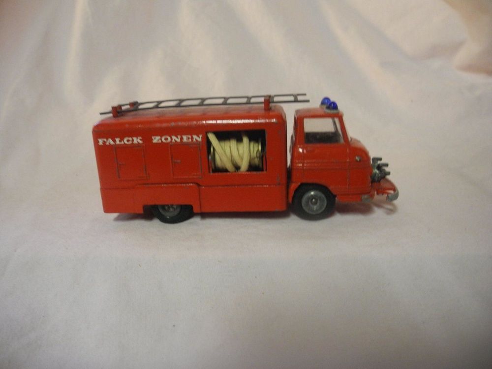 Miniature Tekno 1/50 - Camion De Pompiers Volvo Falck Zonen - Occasion (sans Boîte)