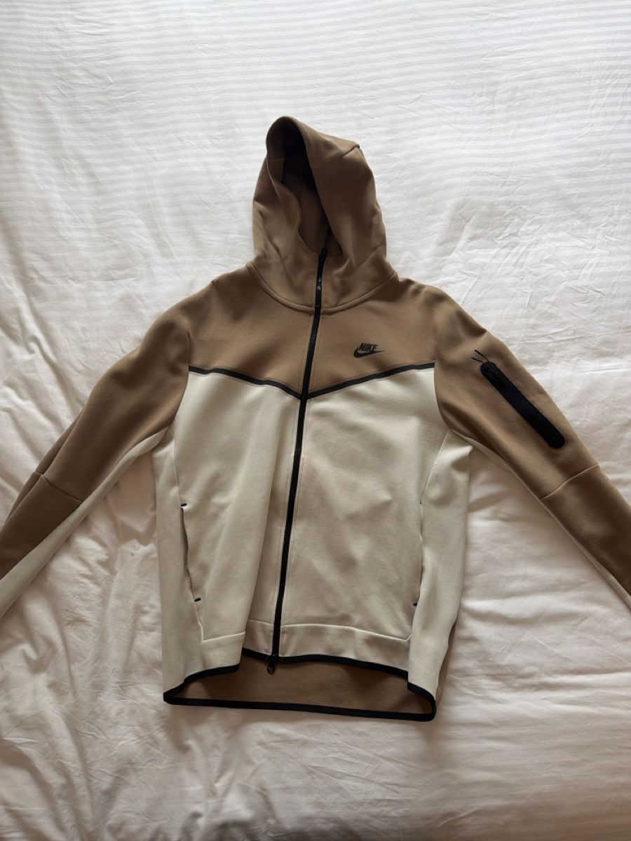 Nike Anzüge, Sport- & Funktionsanzüge: Nike Tech Tracksuit farbe Mocha – Gebraucht aus Berikon von Justinmark 1