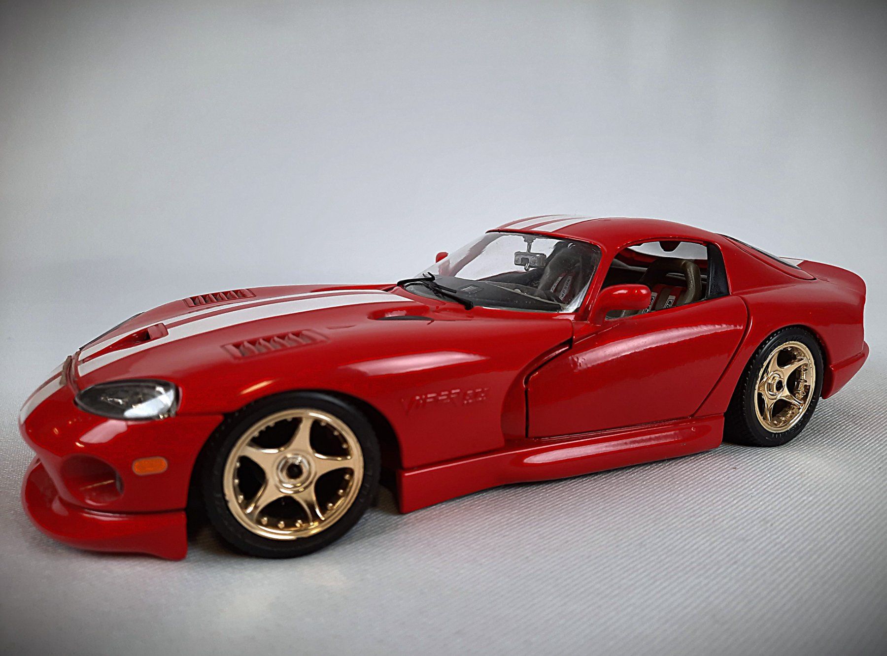 Bburago Modellini d'auto: Modellauto BBURAGO VIPER GTS DODGE 1/18 – Usato da Beinwil am See venduto da Restwert_Beinwil 1
