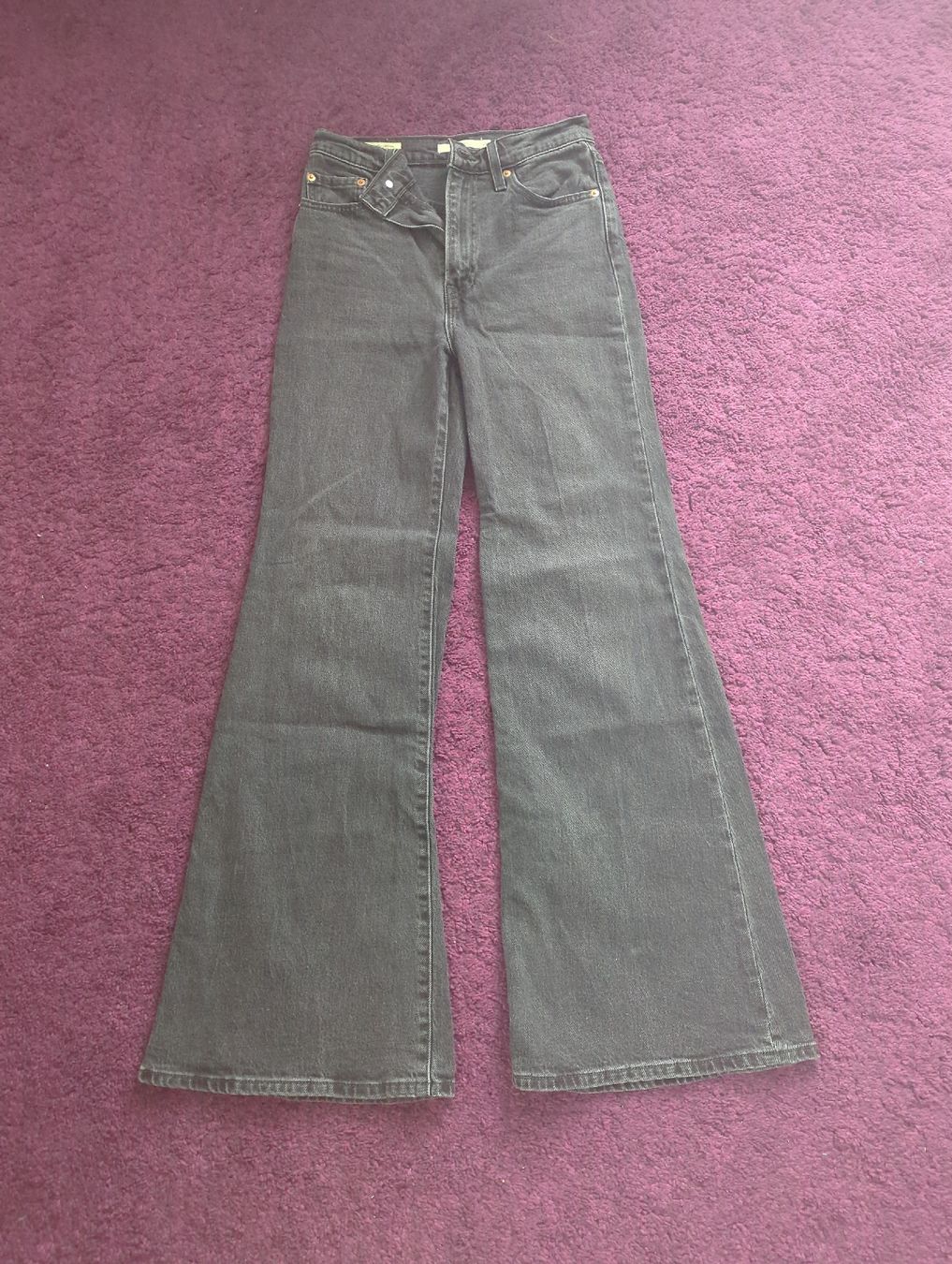 Levi's Jeans: Levi's Premium Ribcage Bell Jeans – Neuf (Voir description) à Küsnacht ZH par chl_n6rv
