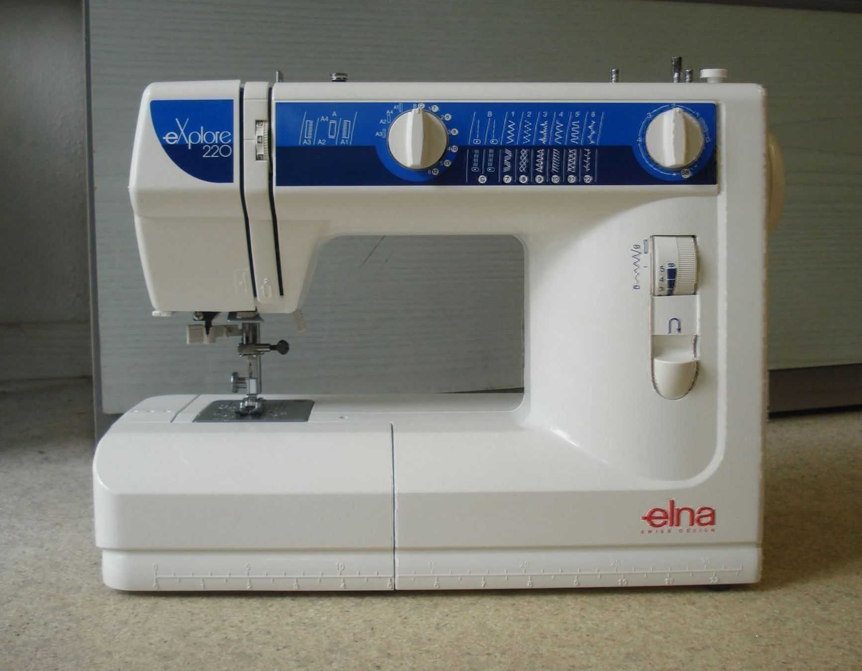 Elna Macchine da cucire: Nähmaschine Elna explore 220, neu, mit Gratis-Versand. – Nuovo e nell'imballaggio originale da Olten venduto da Pat31