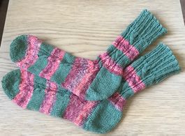 Gestrickte Herrensocken  NEU  Grösse  42/43