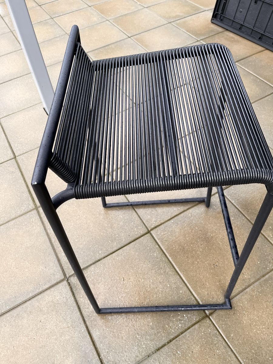 Pfister Chaises: Schwarzer Barhocker, Metall, Kunststoffgeflecht, neuwe – D'occasion à Seedorf BE par frank7031 2