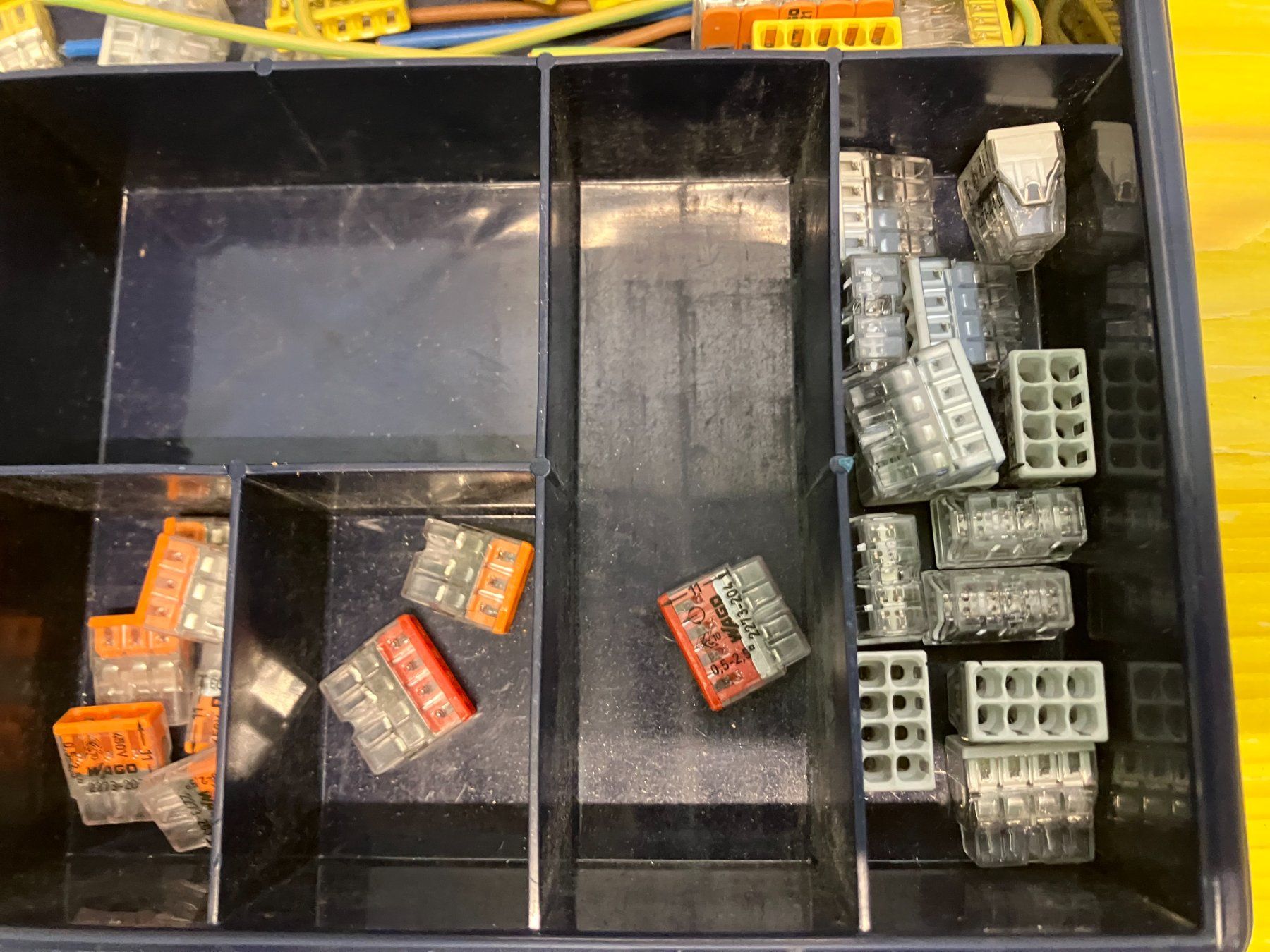 Utz Tutti gli attrezzi: Raco Sortierbox/Koffer mit Inhalt ab 1.- – Nuovo (secondo la descrizione) da Lichtensteig venduto da Buy24International 2
