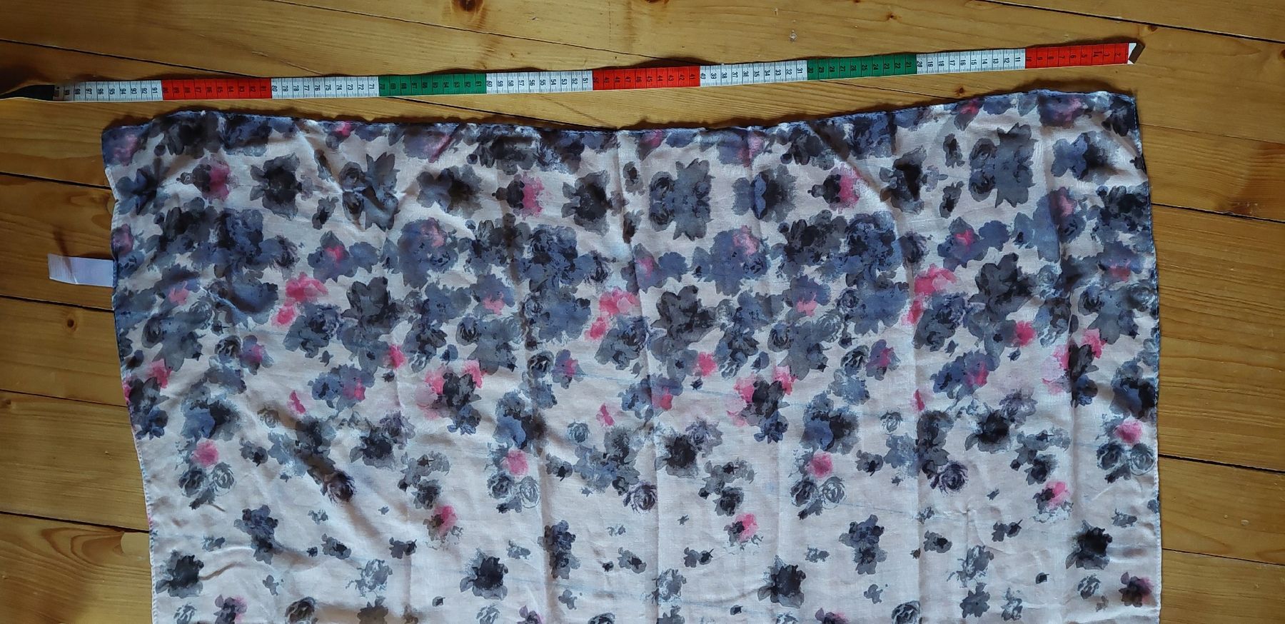 Foulard & Sciarpe: Schal, Tuch mit Blumenmuster NEU! – Nuovo e nell'imballaggio originale da Schmidrüti venduto da Novemberchind 2