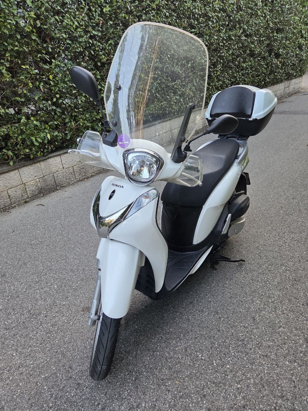Scooters: scooter Honda sh mode 125 – Gebraucht aus Troinex von Skippy3 4