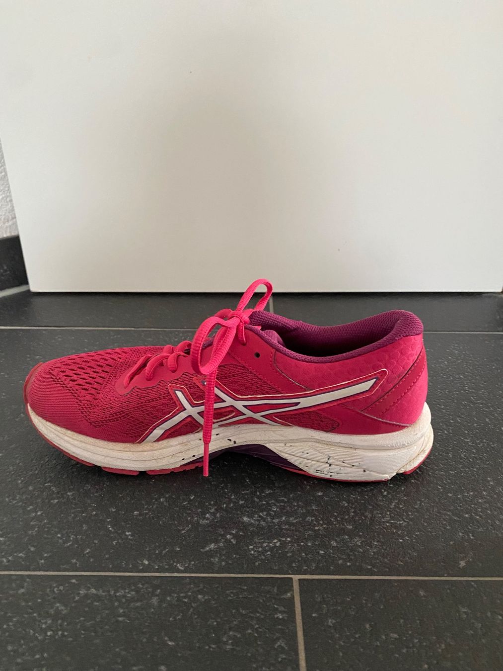 Asics Scarpe da donna: Asics Sportschuh – Usato da Lützelflüh-Goldb venduto da flu_q9tg 2