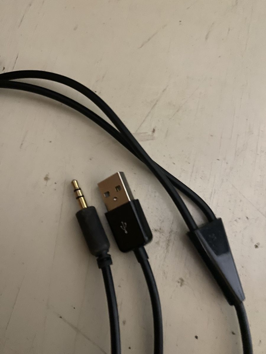 Apple Cavi: Iphone USB Aux Adapter Stecker Kabel – Usato da Muhen venduto da G60iger 1