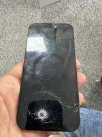 iPhone 15 original - uniquement écran cassé