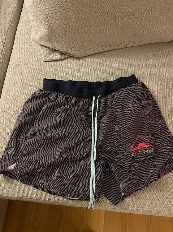 Nike Pantaloni: Nike Trail Running M – Usato da Zürich venduto da von_sj9s