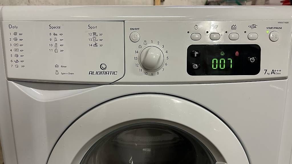 Waschmaschinen: Aliomatic (Indesit) Waschmaschine – Gebraucht aus zürich von WischiWaschi68