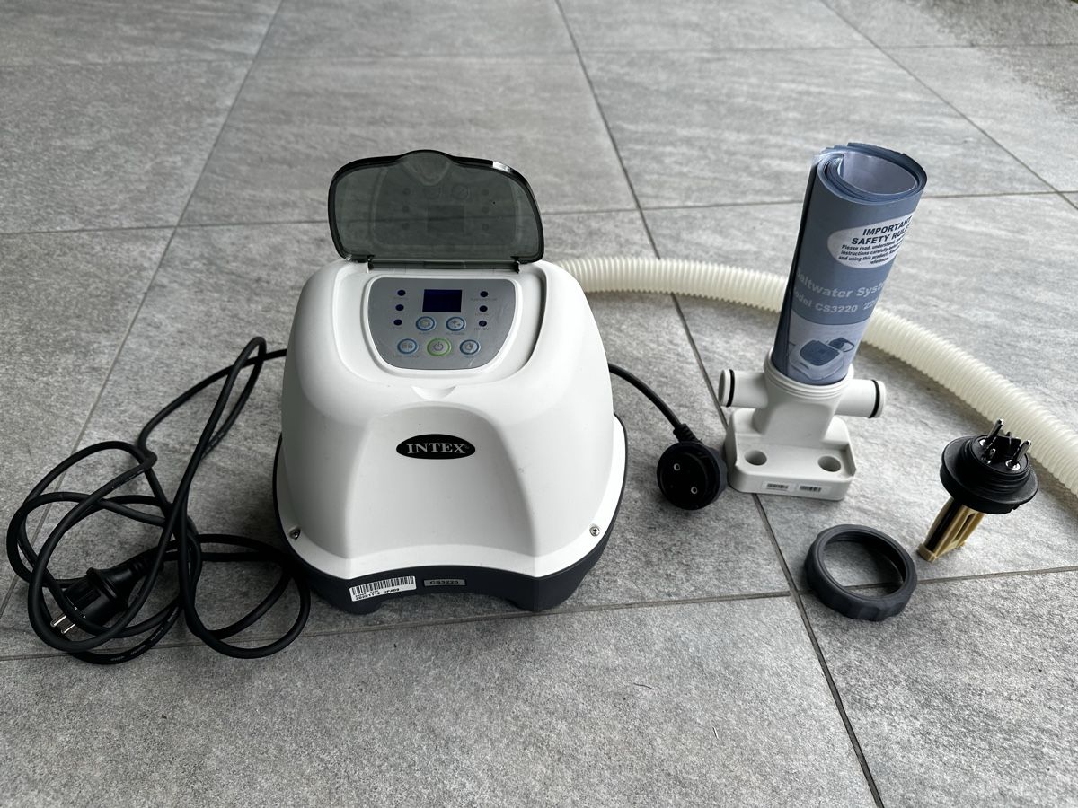 Intex Accessori per Piscine: Intex Salzwasser- und Filterpumpen-System – Usato da Meggen venduto da YellowShark79 1